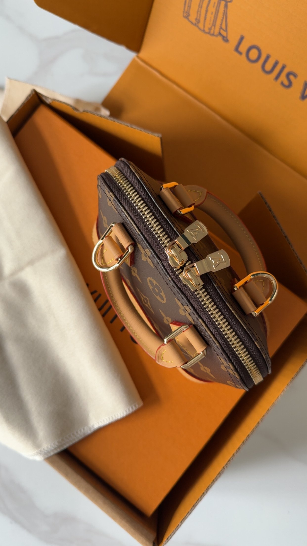 Louis Vuitton bb alma - Image 2