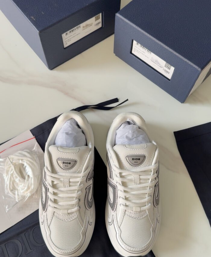 Dior B30 Blanche